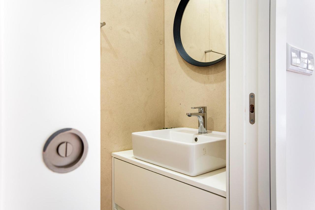 Bright 3Br Flat W/ Ac In City Center By Lovelystay 포르투 외부 사진