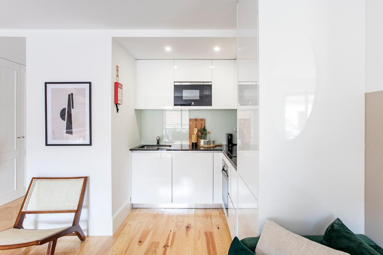 Bright 3Br Flat W/ Ac In City Center By Lovelystay 포르투 외부 사진